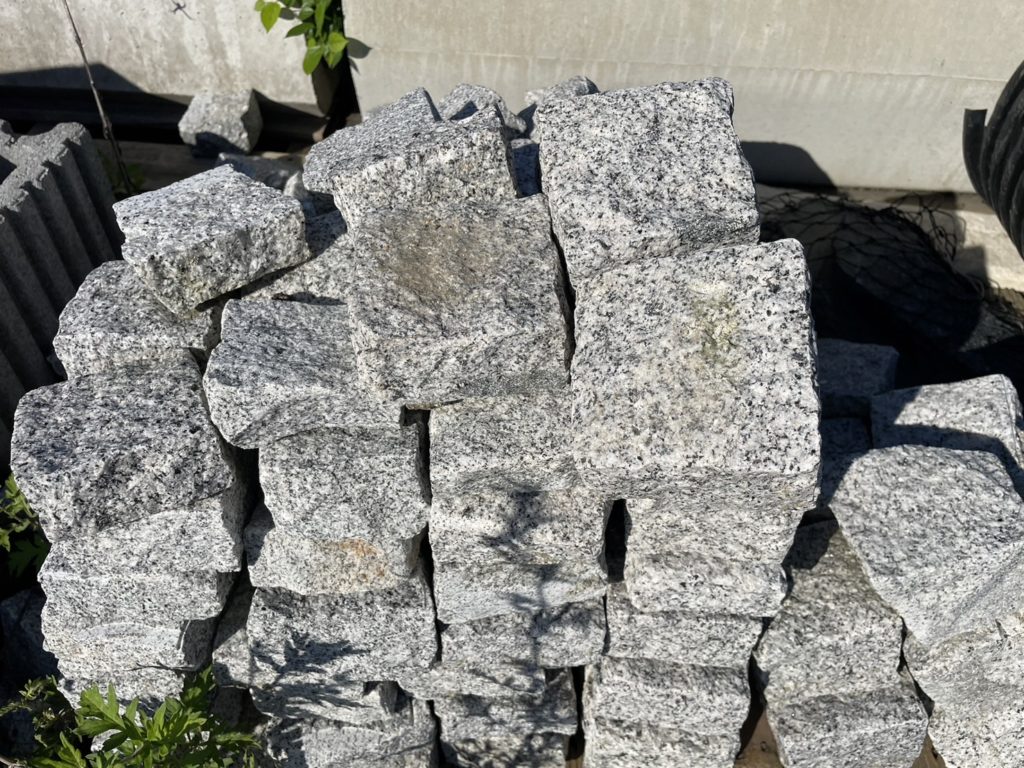 ピンコロ石（みかげ）